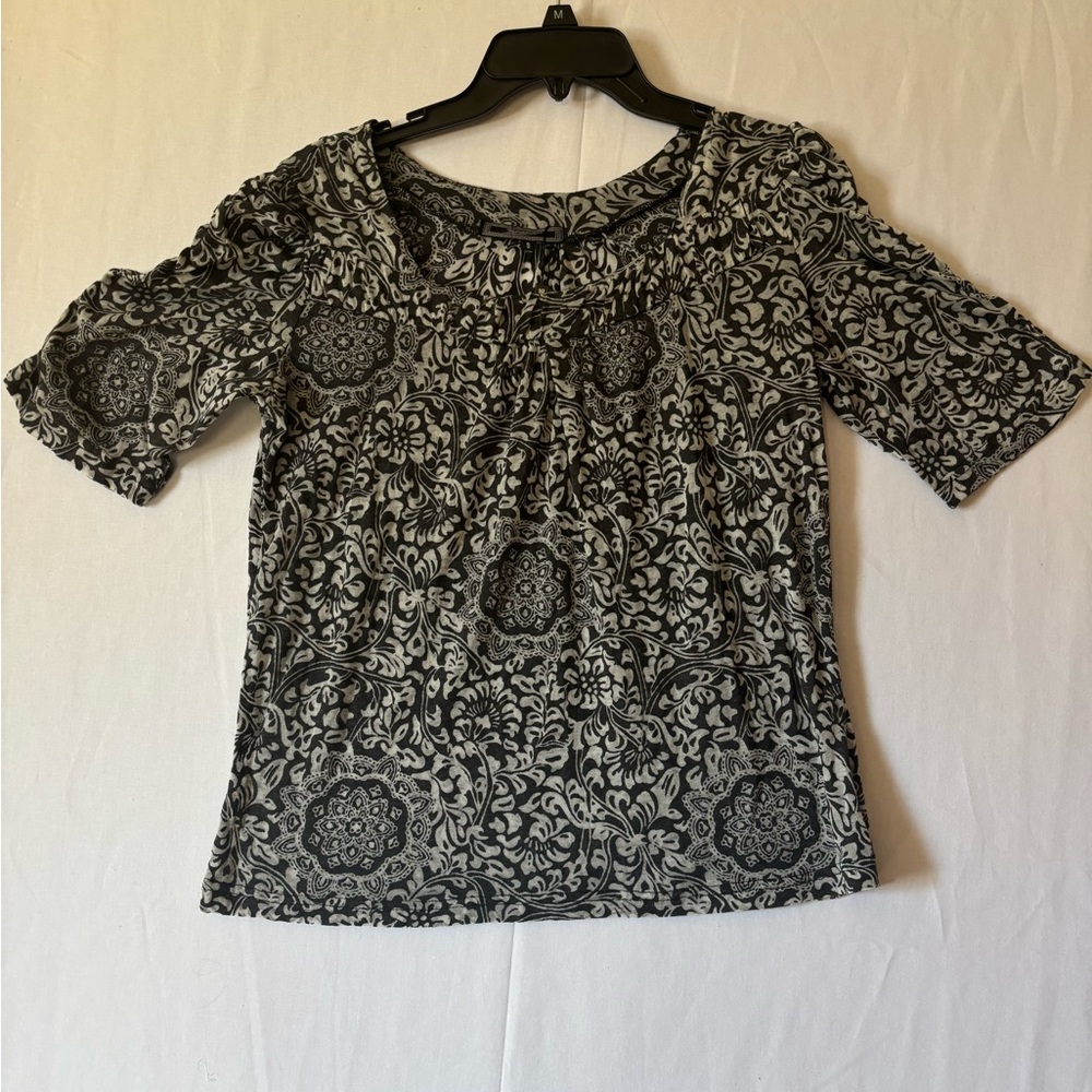 Chic Black and Gray Patterned Women's Blouse